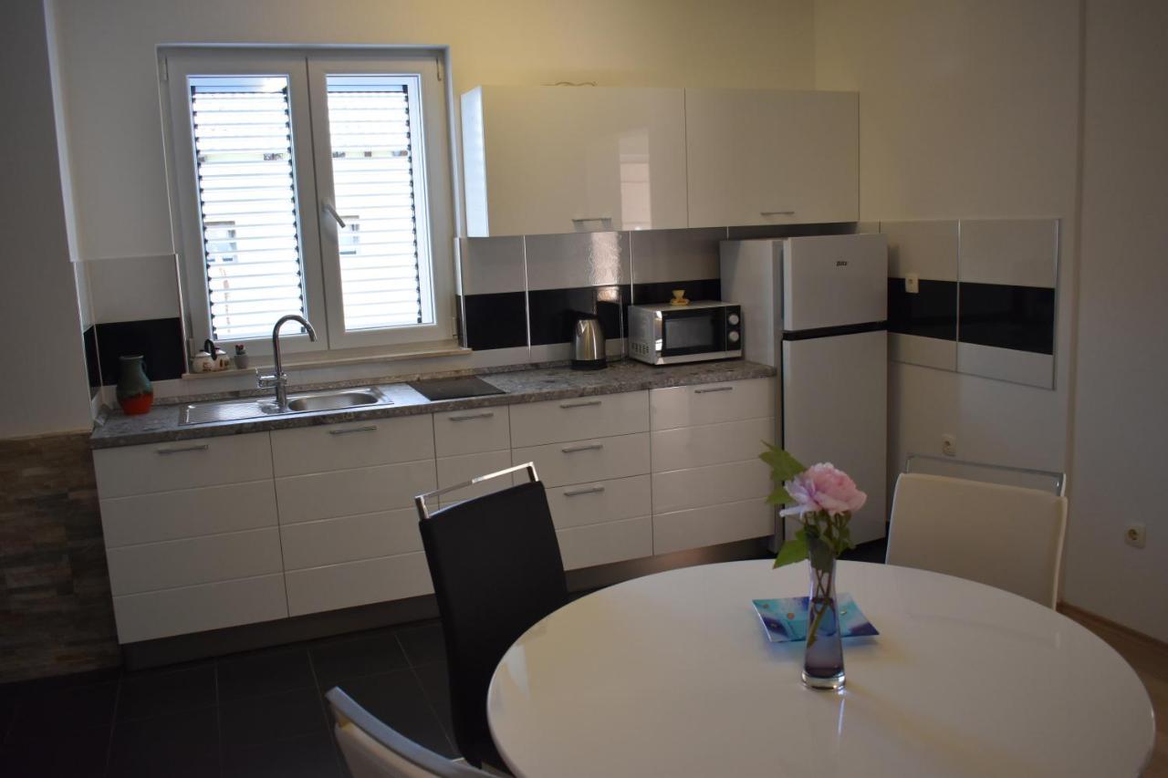 Apartman Dodo Zara Esterno foto