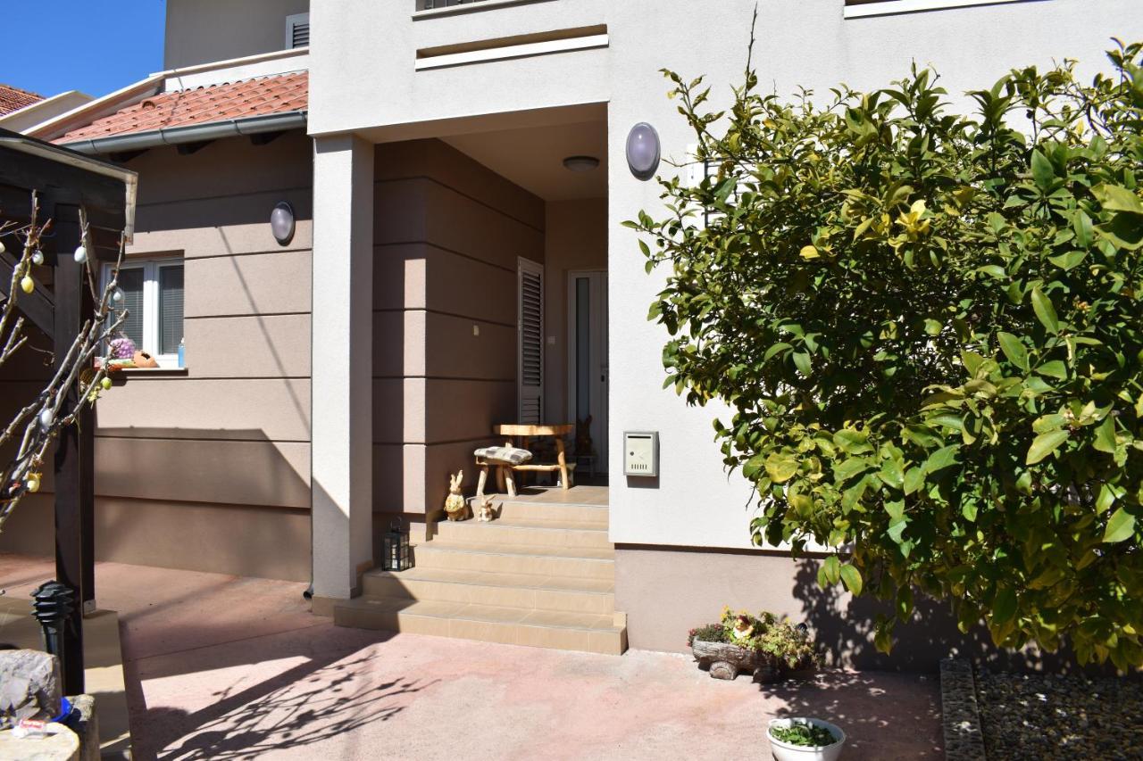 Apartman Dodo Zara Esterno foto