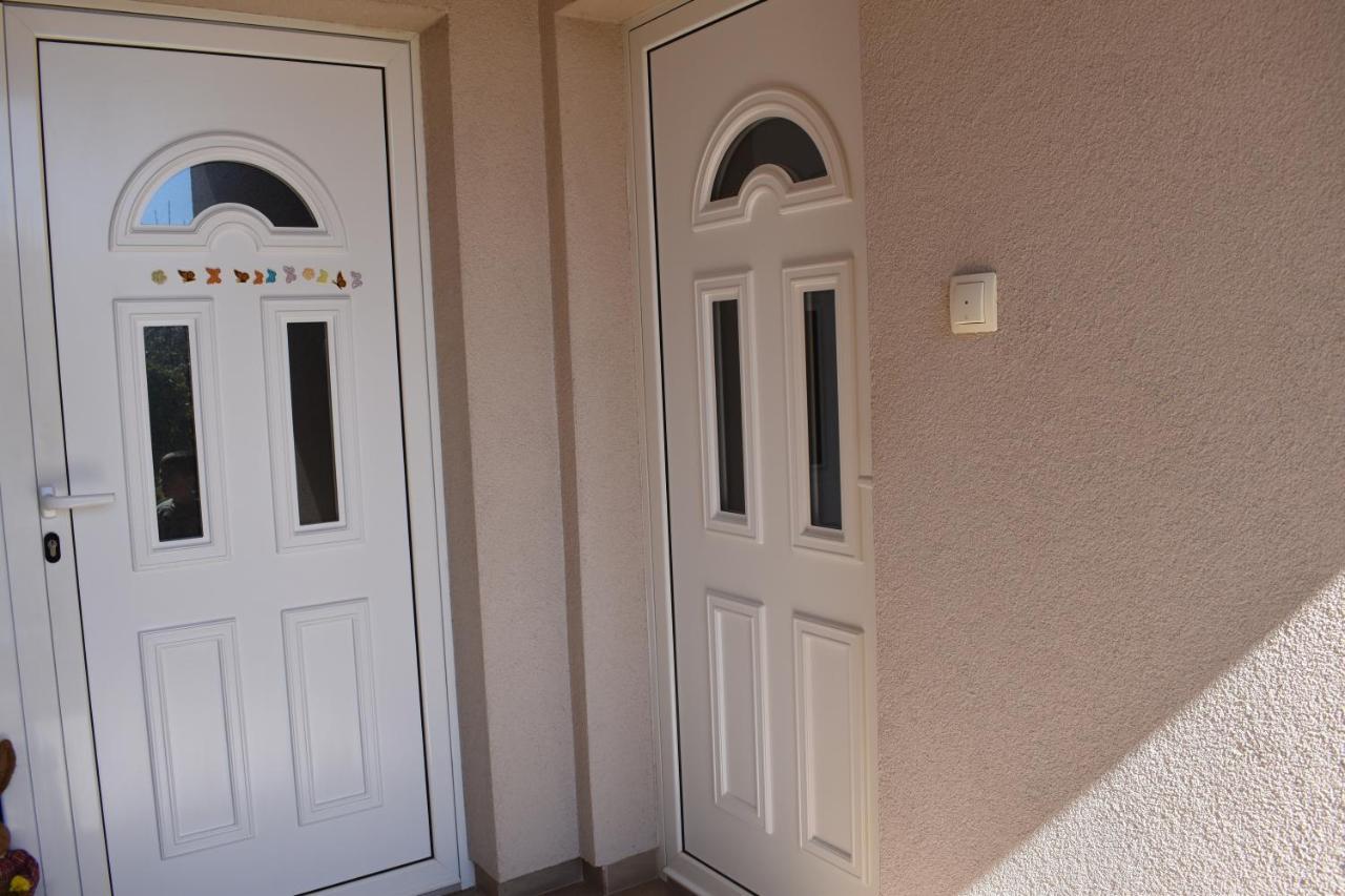 Apartman Dodo Zara Esterno foto
